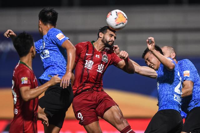 半场-新鹏城暂2-0西海岸 姚均晟、杨一鸣破门 雷森德伤退